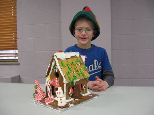 Finished Gingerbread House 0088