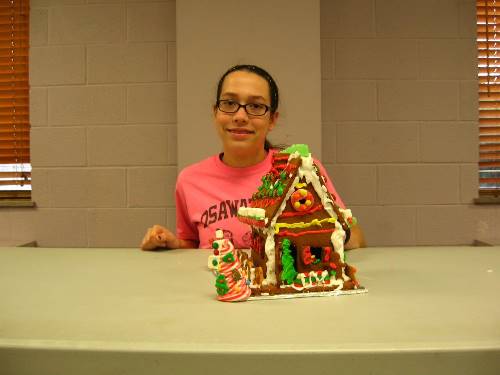 Finished Gingerbread House 0095