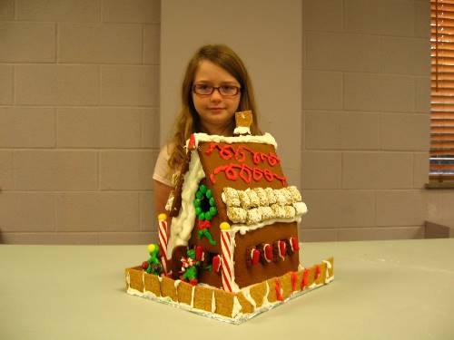 Finished Gingerbread House 0098